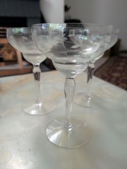 Champagne or sherbert crystal glasses
