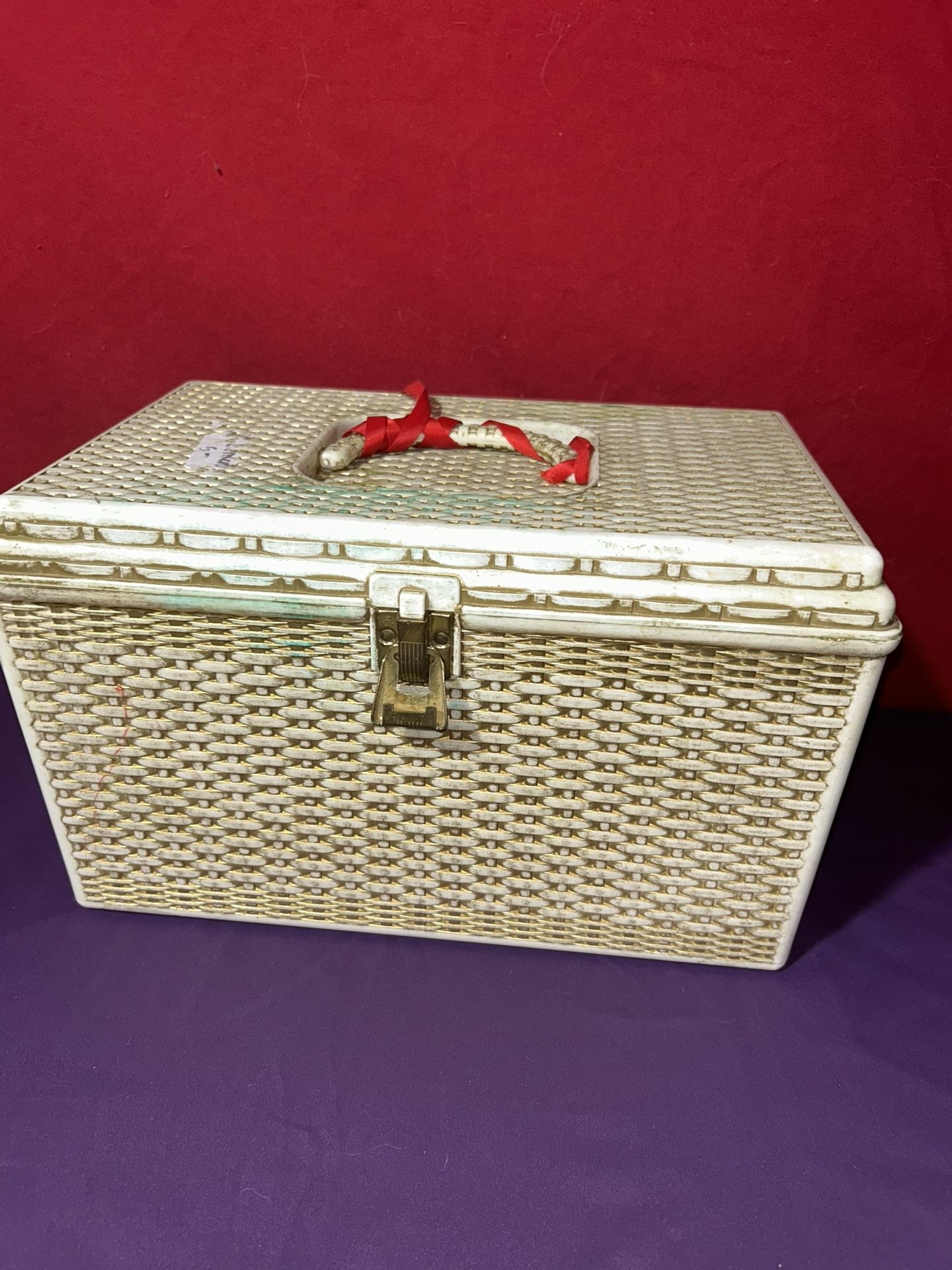 Vintage Wilson Wil-Hold large sewing case
