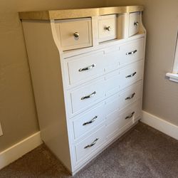 Dresser And Nightstand Set