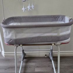 Simmons Bassinet 