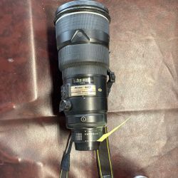  Nikon-Nikkor AF-S 300mm 2.8 D II