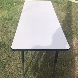 5ft Table 