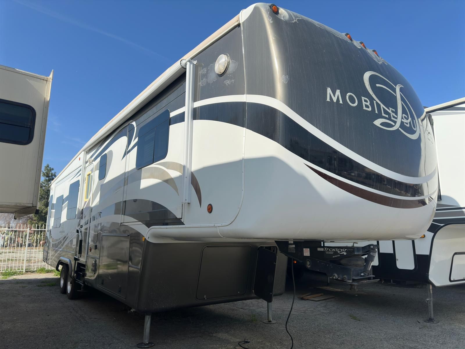 2013 DRV Mobile suite Fifth Wheel/ Rv/travel Trailer 