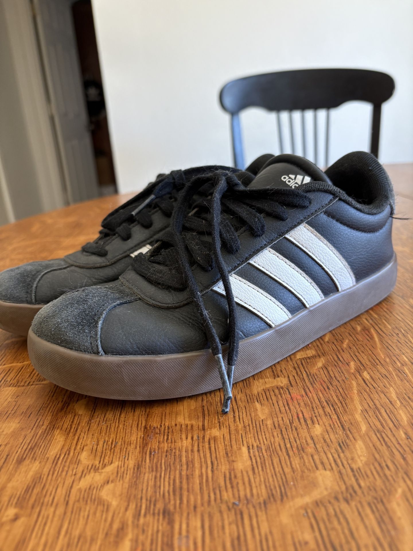 Big Kids Size 6 Casual Black Adidas Shoes Like New