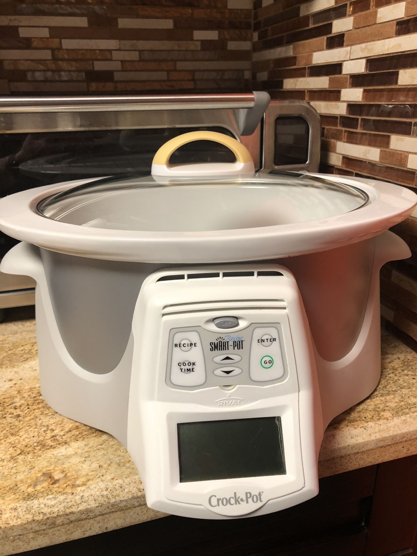 Crock Pot Digital Slow Cooker with Pre Programmed Recipes
