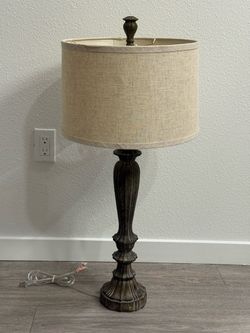 Classic Table Lamp 33” tall $10