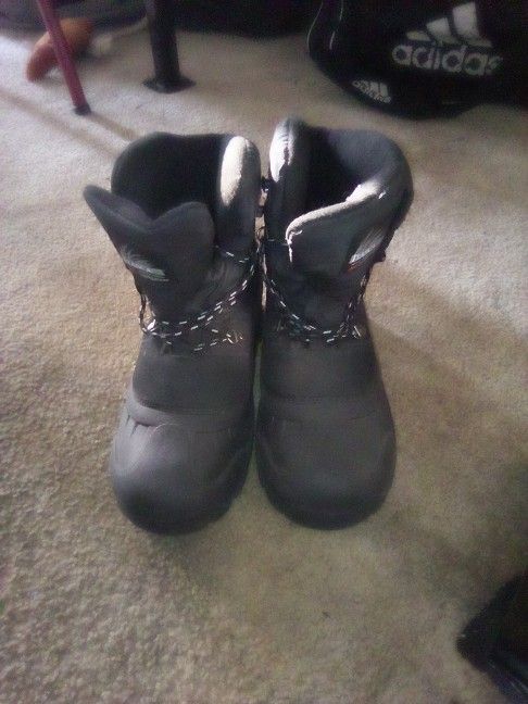 Snow Boots Size 9 