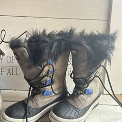 Girls Snow Boots Size 1