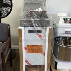 35-40 Lbs. Vulcan Fryer Brand new 1VEG35M Natural Gas