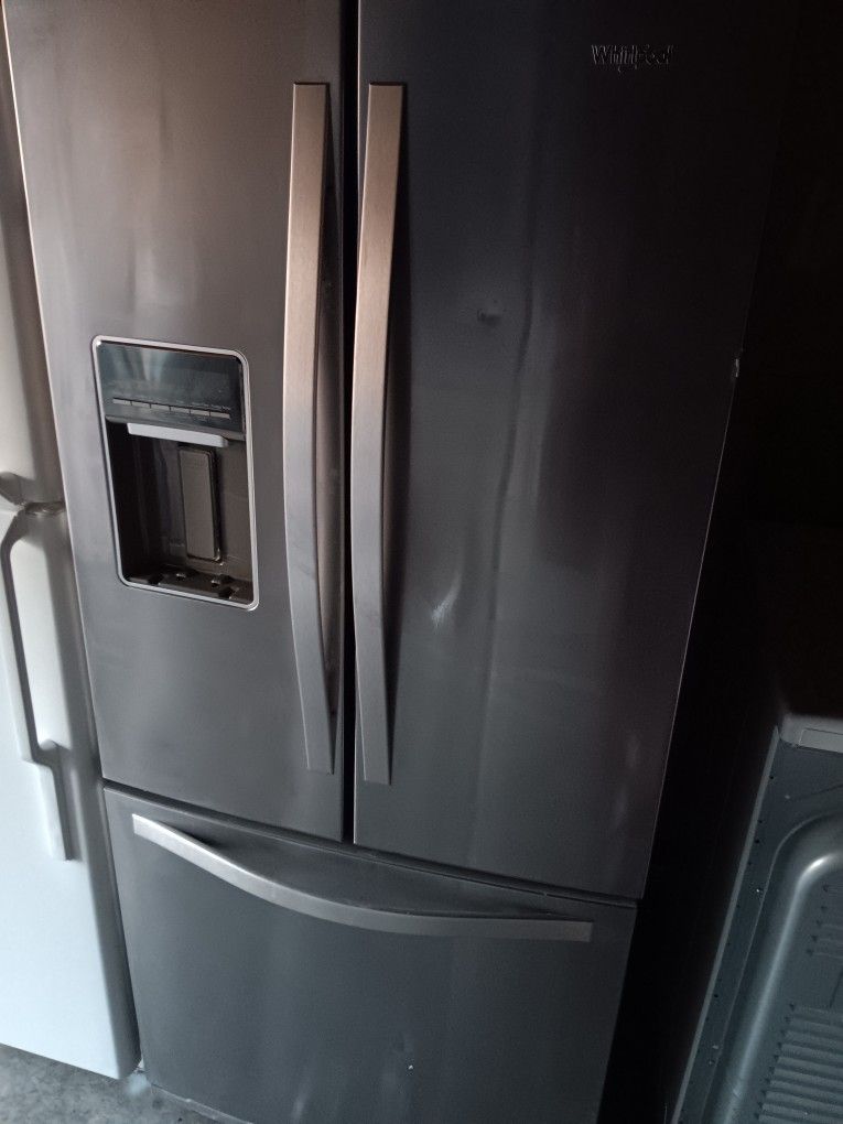 Refrigerator 30"wide Whirlpol
