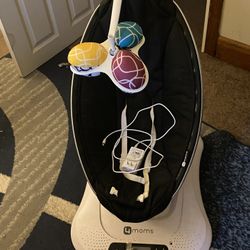 4 Moms Baby Swing 