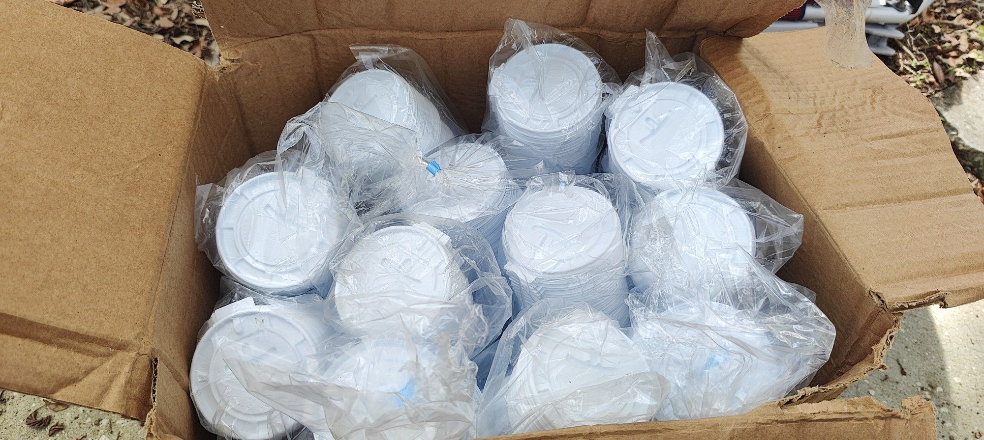12 Packets Of lHSL-12 Tear Lock Lids For Hot Cup.
