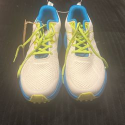 Holo Footwear Size 8.5 Woman’s 