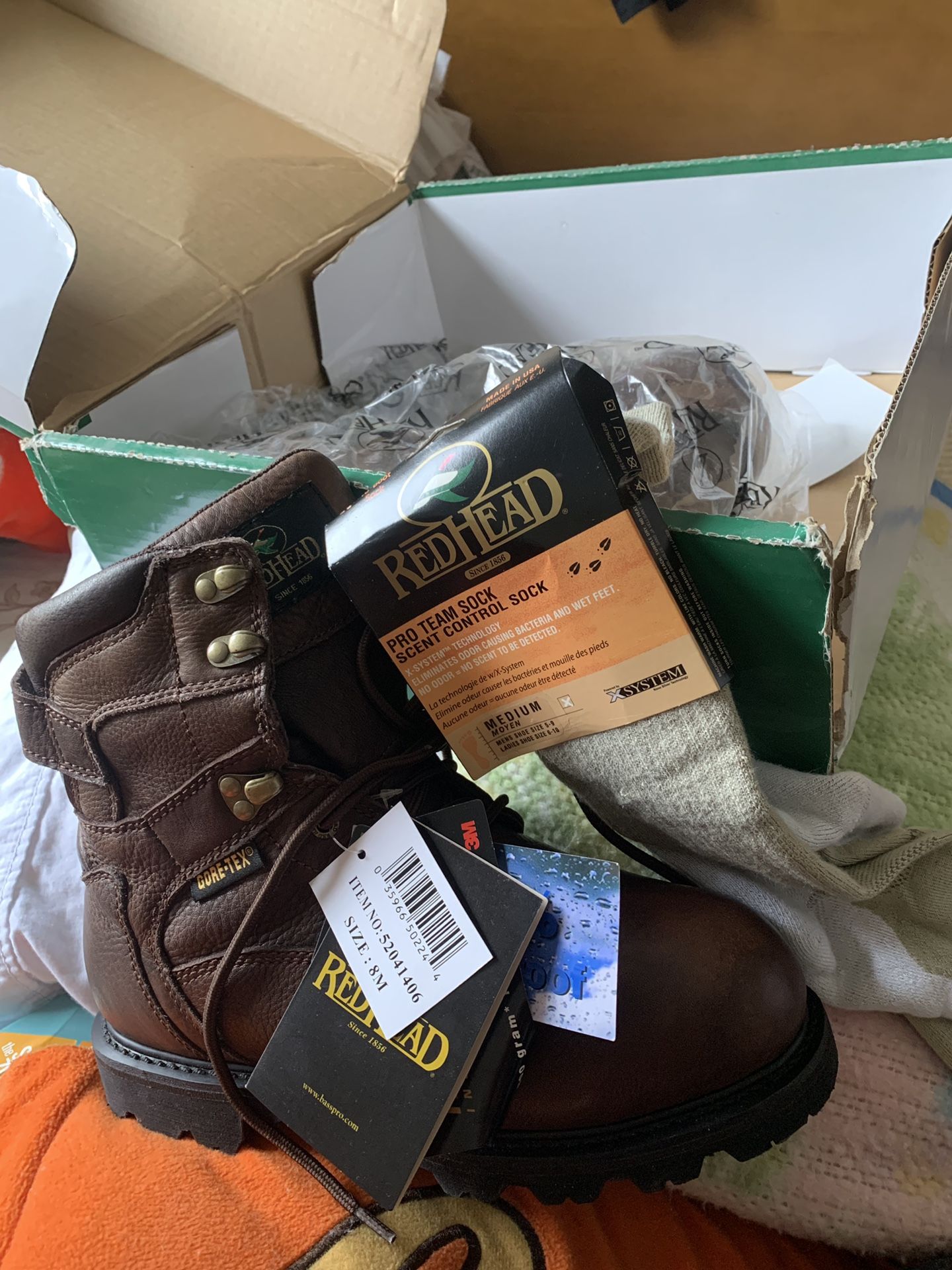 Red head woman’s boots size 8