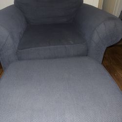 Navy Blue Chair  With Ottoman / Sillon Azul Marino Con Ottoman 