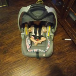 Baby Trend Car seat 