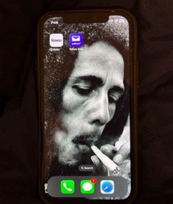 iPhone 12 (UNLOCKED)