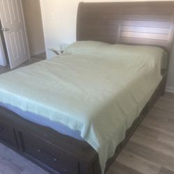 Bob’s furniture Bob-O-Pedic Foam mattress And bed Queen Size Brand New 