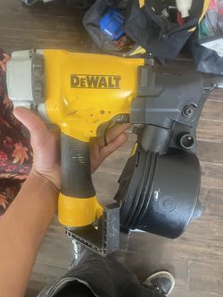 DEWALT 15 Degree Coil Siding and Fencing Nailer,