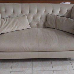 Like New Tufted Love Seat & Single Chair