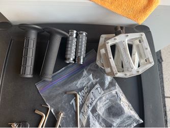 pegs, grips, pedal set