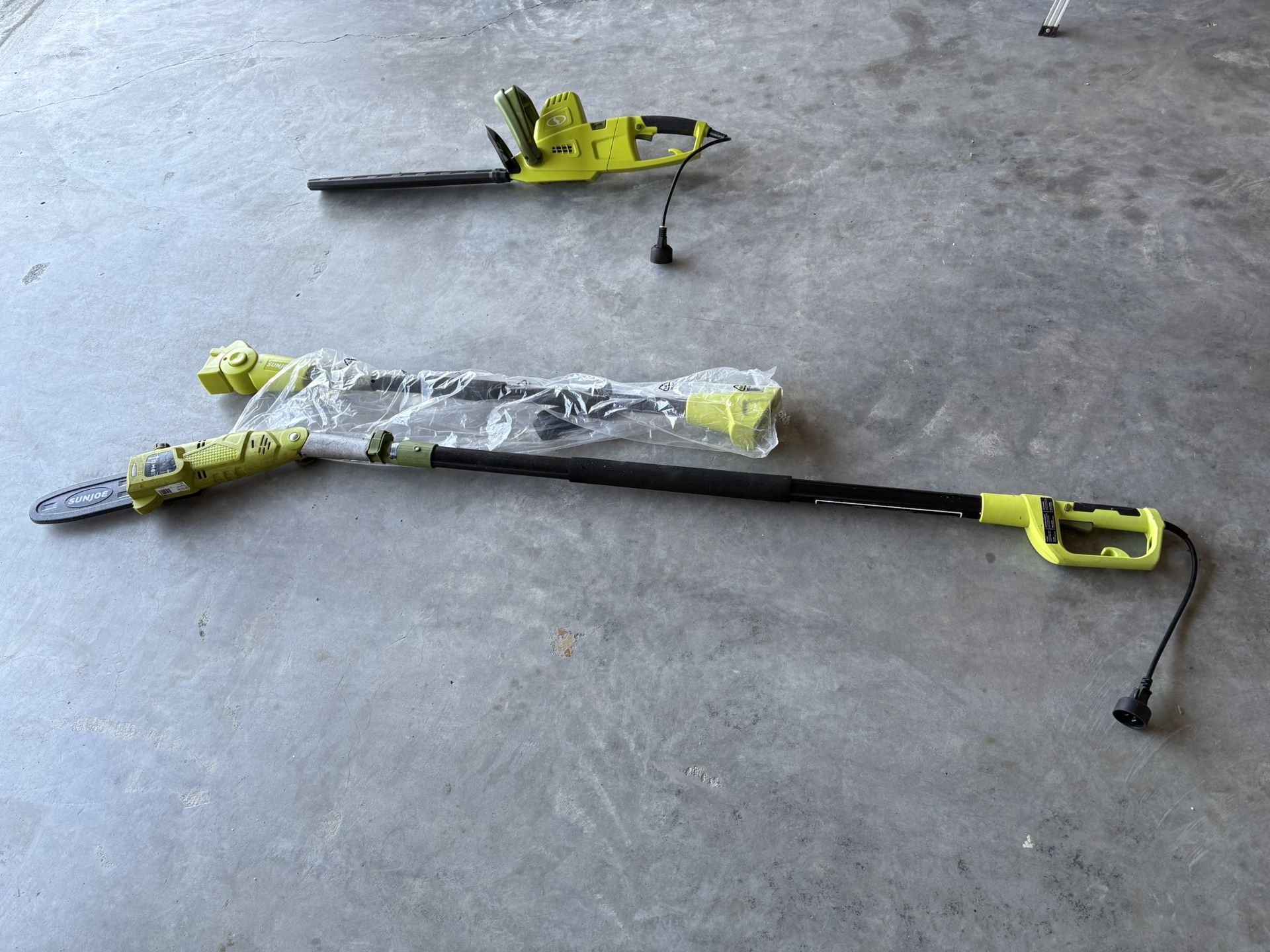 Sun Joe 19” 4.5A Pole Saw