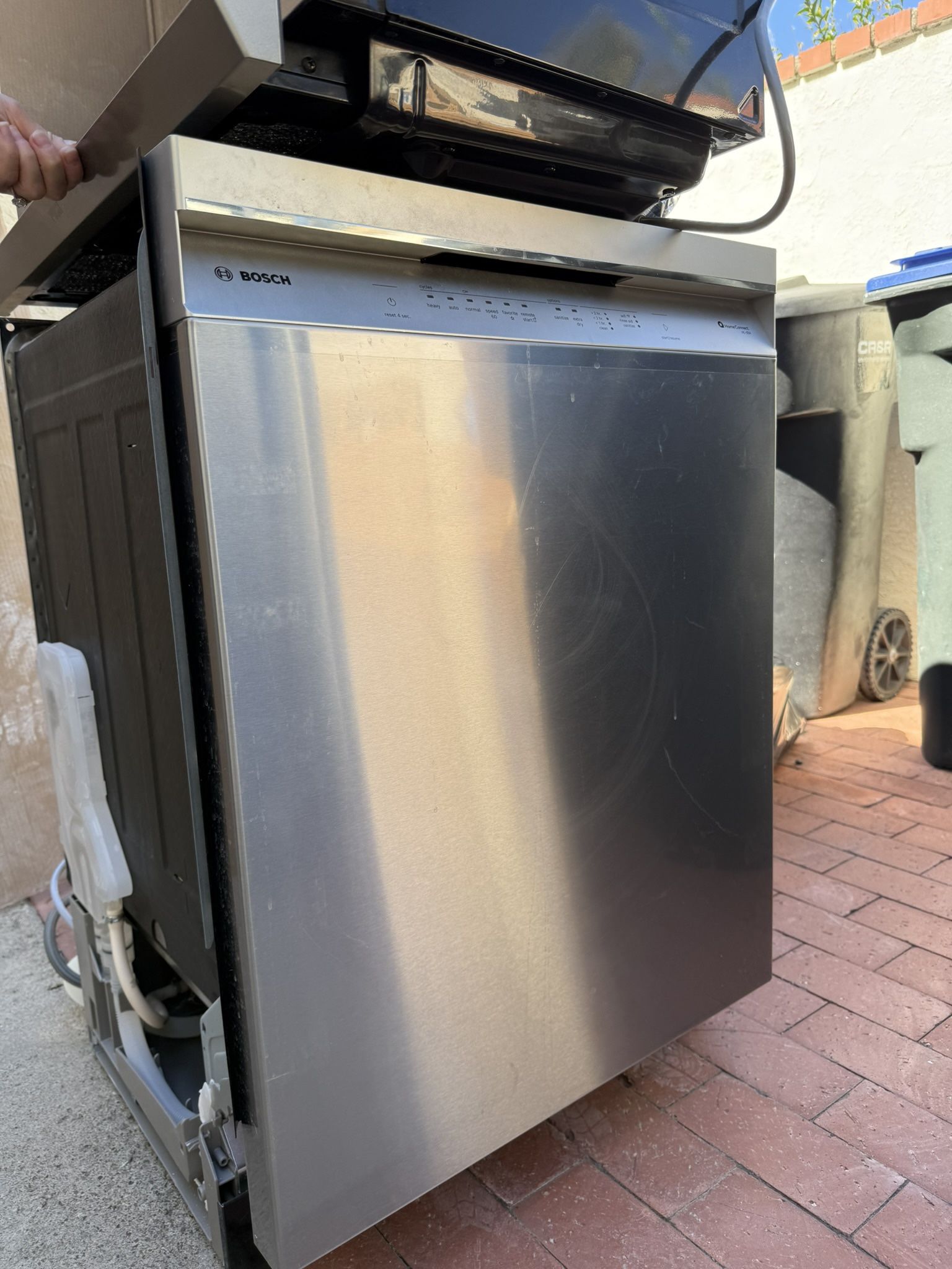 Bosch 300 Series 24” Front-Control Dishwasher