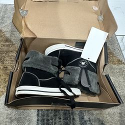 New Converse  Toddler Kids Size 7 