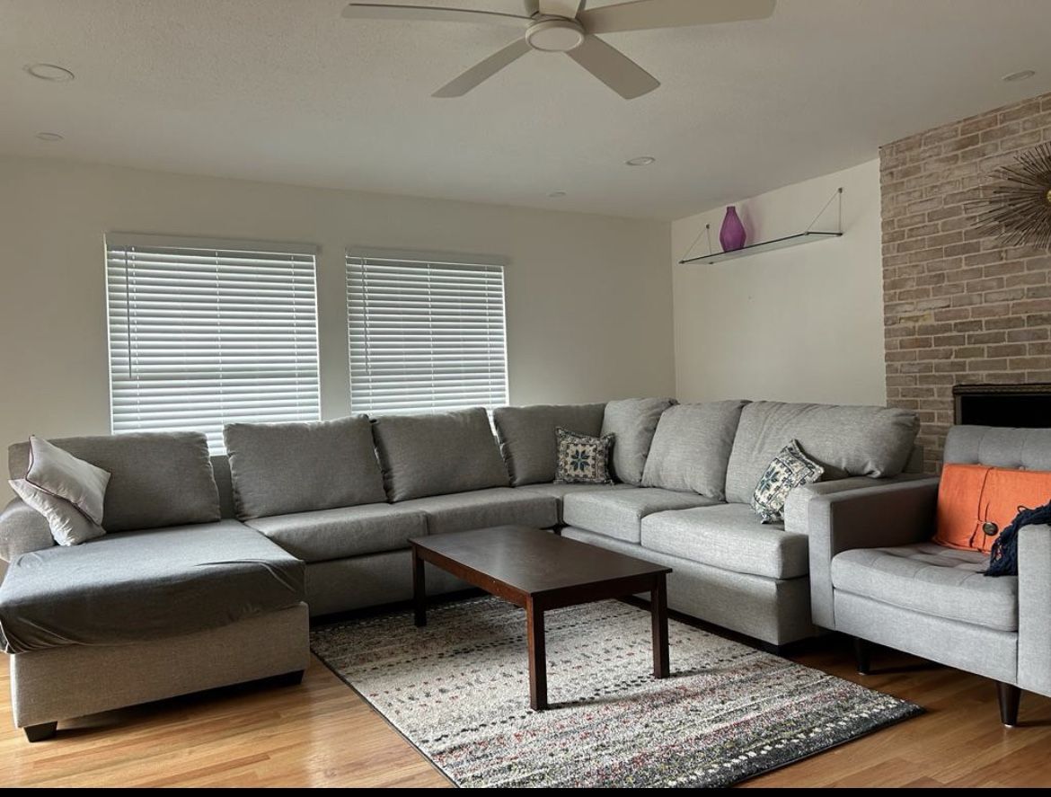 Sectional/ Sofa