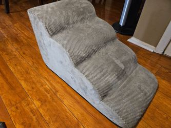 2 sets of doggie stairs