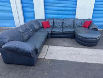 Leather sectional couch, very nice