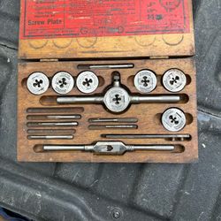 VINTAGE LITTLE GIANT GREENFIELD TAP AND DIE SET