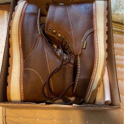 Boots 9.5 MEN