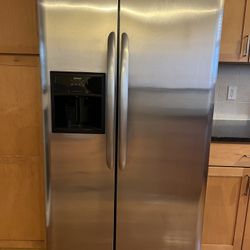 Kenmore Side by Side Refrigerator 23 Cubic Feet