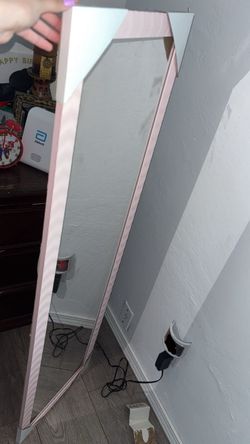 Pink mirror