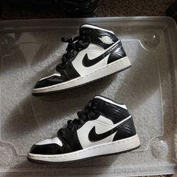 Air Jordan 1 Mid 