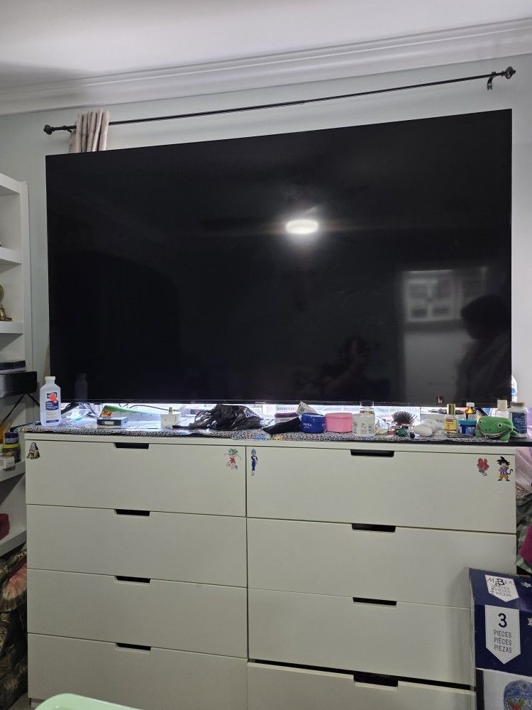 Element 75 inch TV