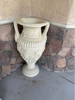 Large Vintage Cast Stone Garden Urn - Roman Style 🏺