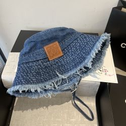 Loewe's new denim bucket hat👒