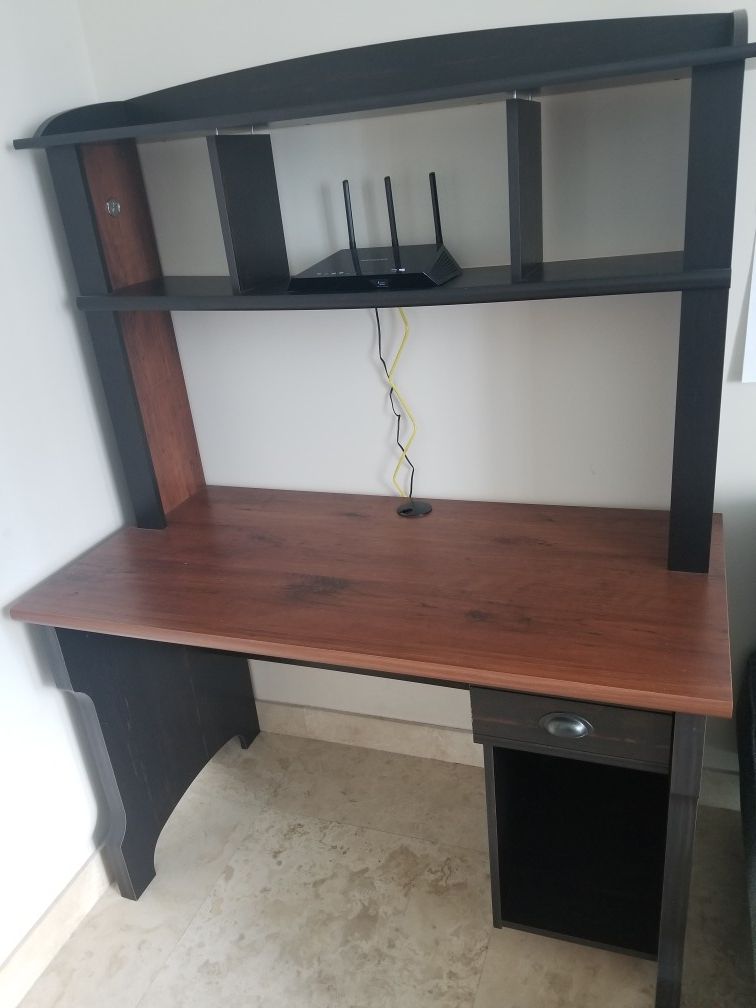 Home Office Desk with Bookshelves