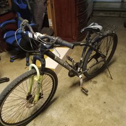 Men's 28" Bike $50