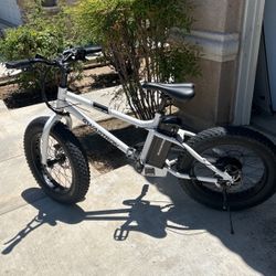 Swagtron EB6 electric bike