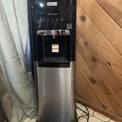 Igloo Water Dispenser 