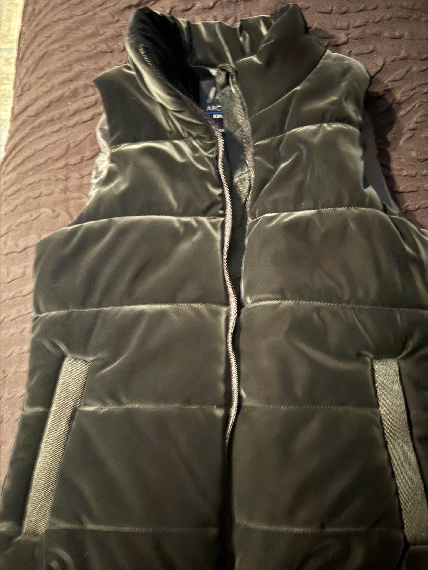 women vest black size small