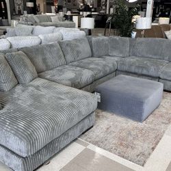 OM• $38 Initial • Brand New// Lindyn 6 Piece Sectional// Plush Couch 