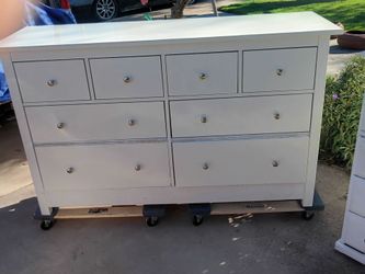 Eight drawer white dresser