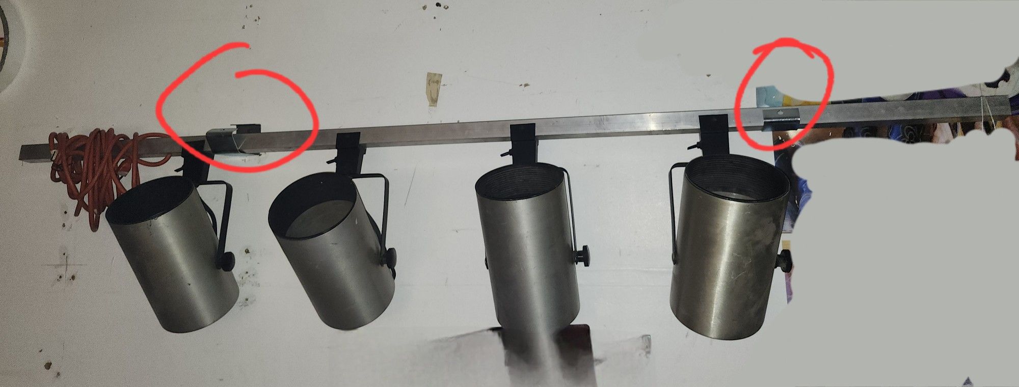 2 track lights