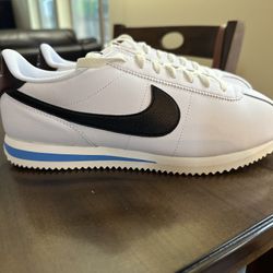 NEW Nike Women’s Cortez Shoe size 11
