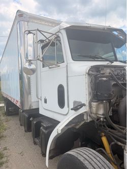 Box truck 26ft Peterbuilt