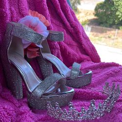 Heels Size 5 And A Half 